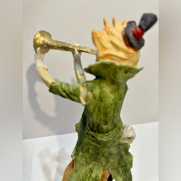 Duncan Royale Capodimonte Italy HOBO CLOWN PLAYING HORN 11" Collectible Figurine - Picture 4 of 10